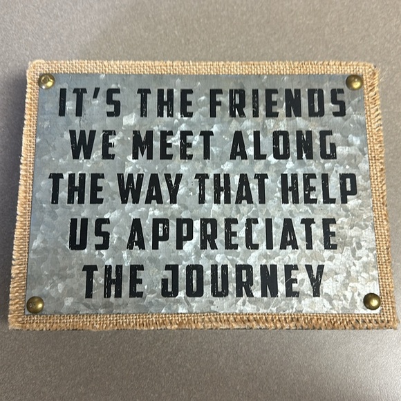 Three Girls and a Wish sign about friends. - Picture 2 of 7